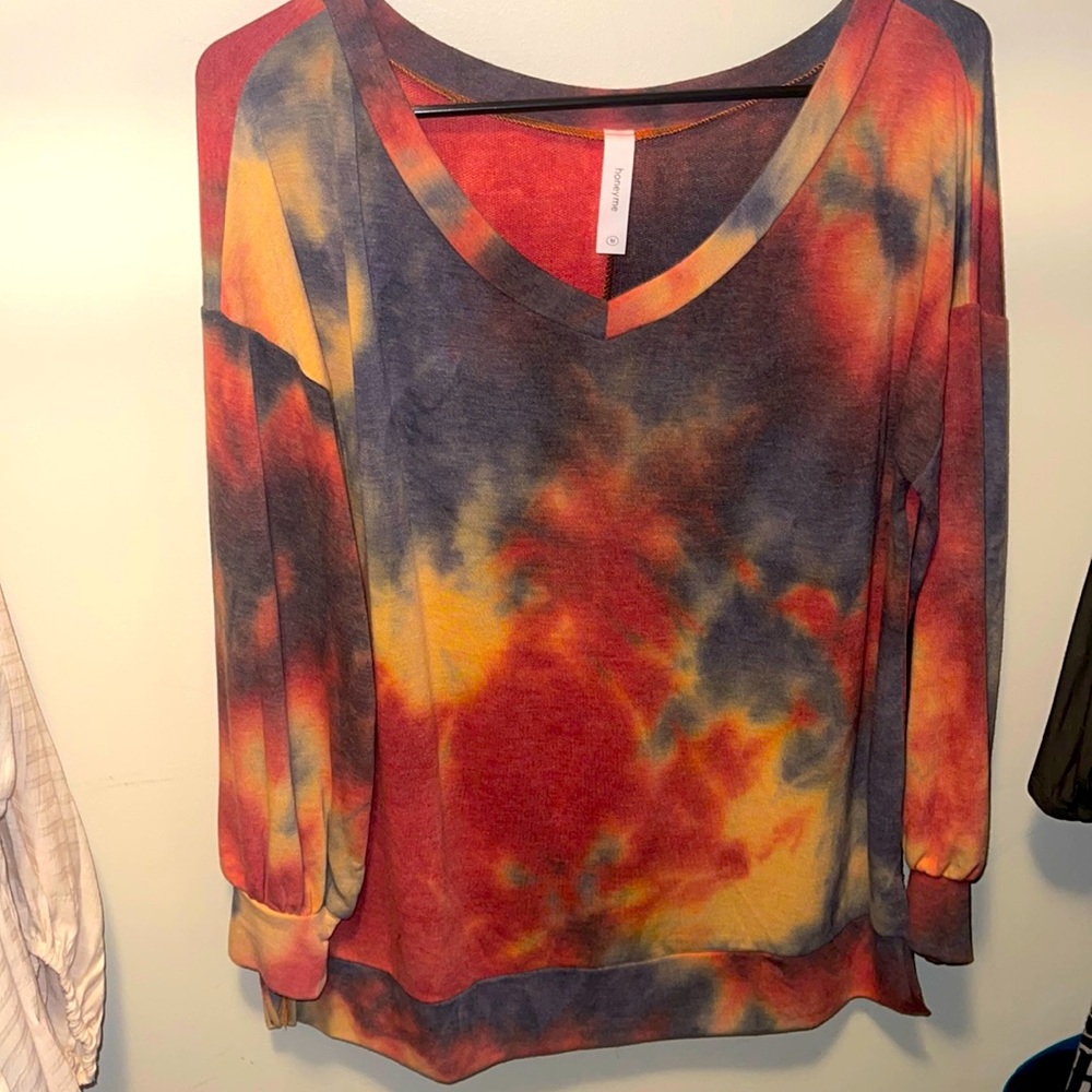 Light weight v neck top